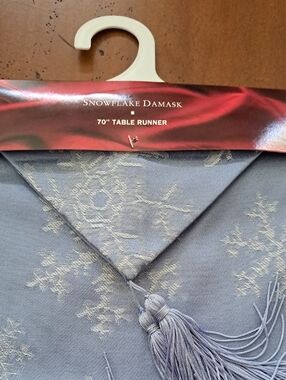 Snowflake Damask 70" Table Runner